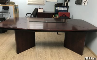 Переговорный стол для офиса фото
